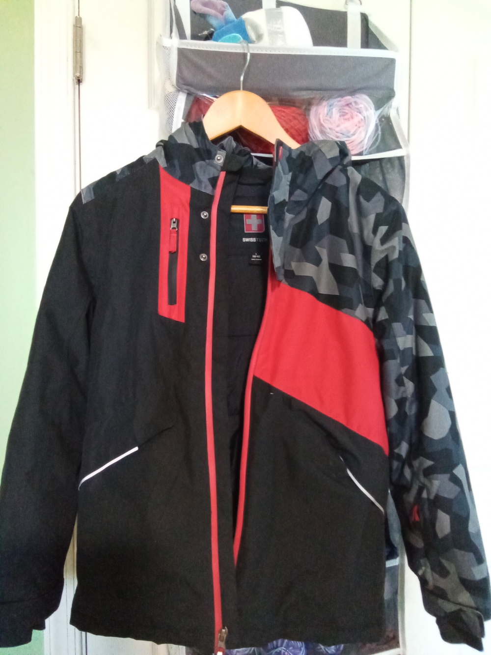 Swiss Tech Kids Puffer Jacket in Black, Red & Gray Camo